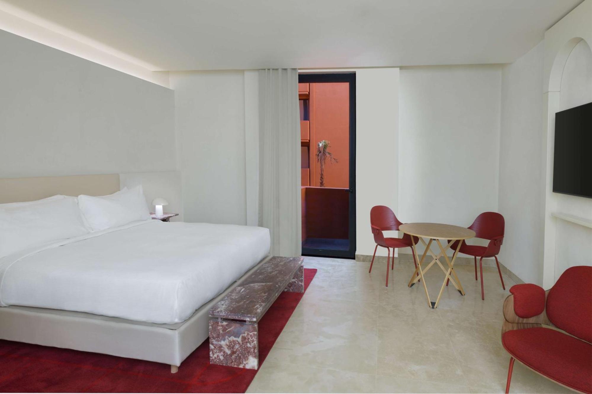 Doubletree By Hilton Ben Guerir Hotel & Residences Benguerir Exterior photo