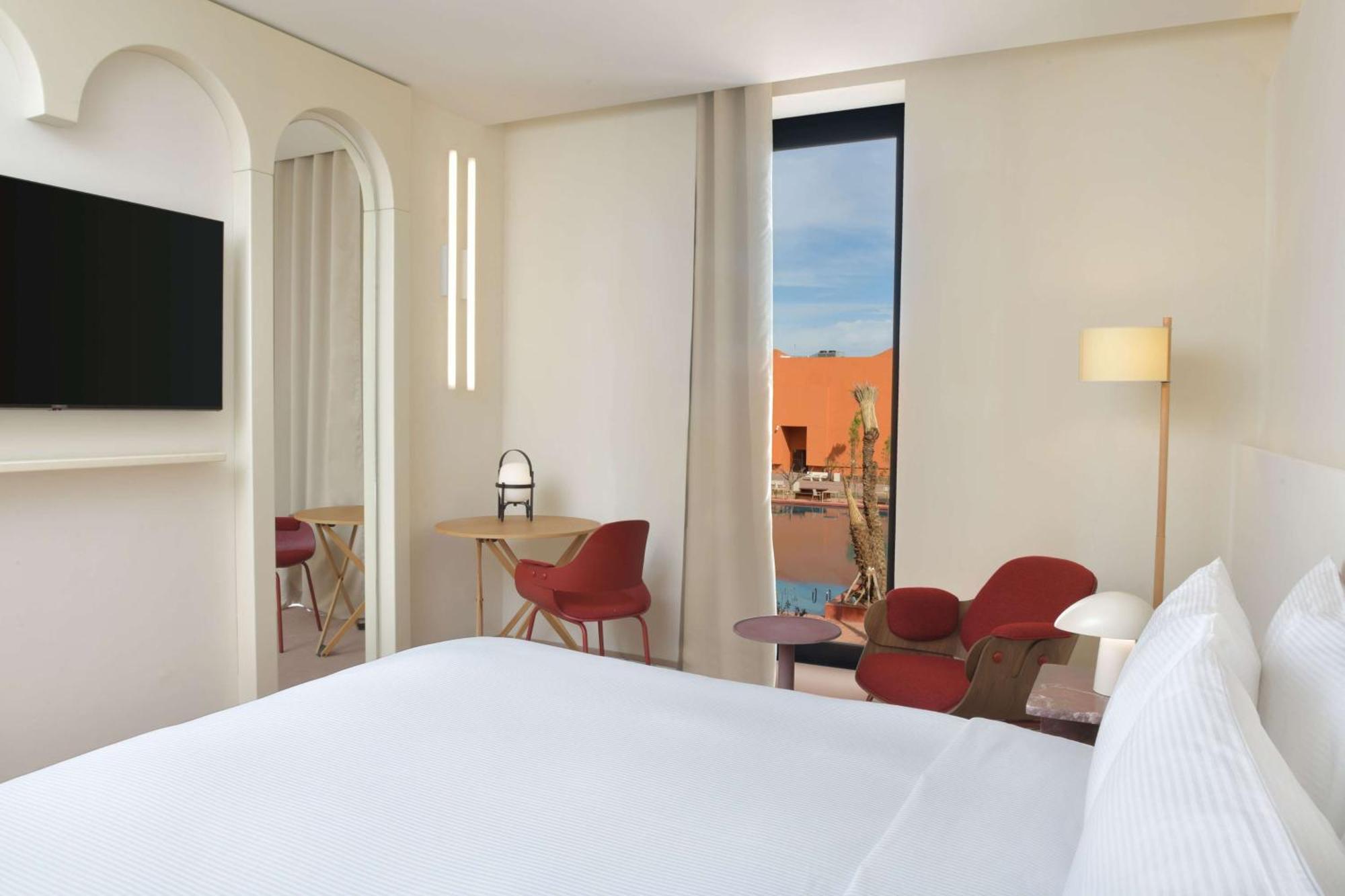 Doubletree By Hilton Ben Guerir Hotel & Residences Benguerir Exterior photo
