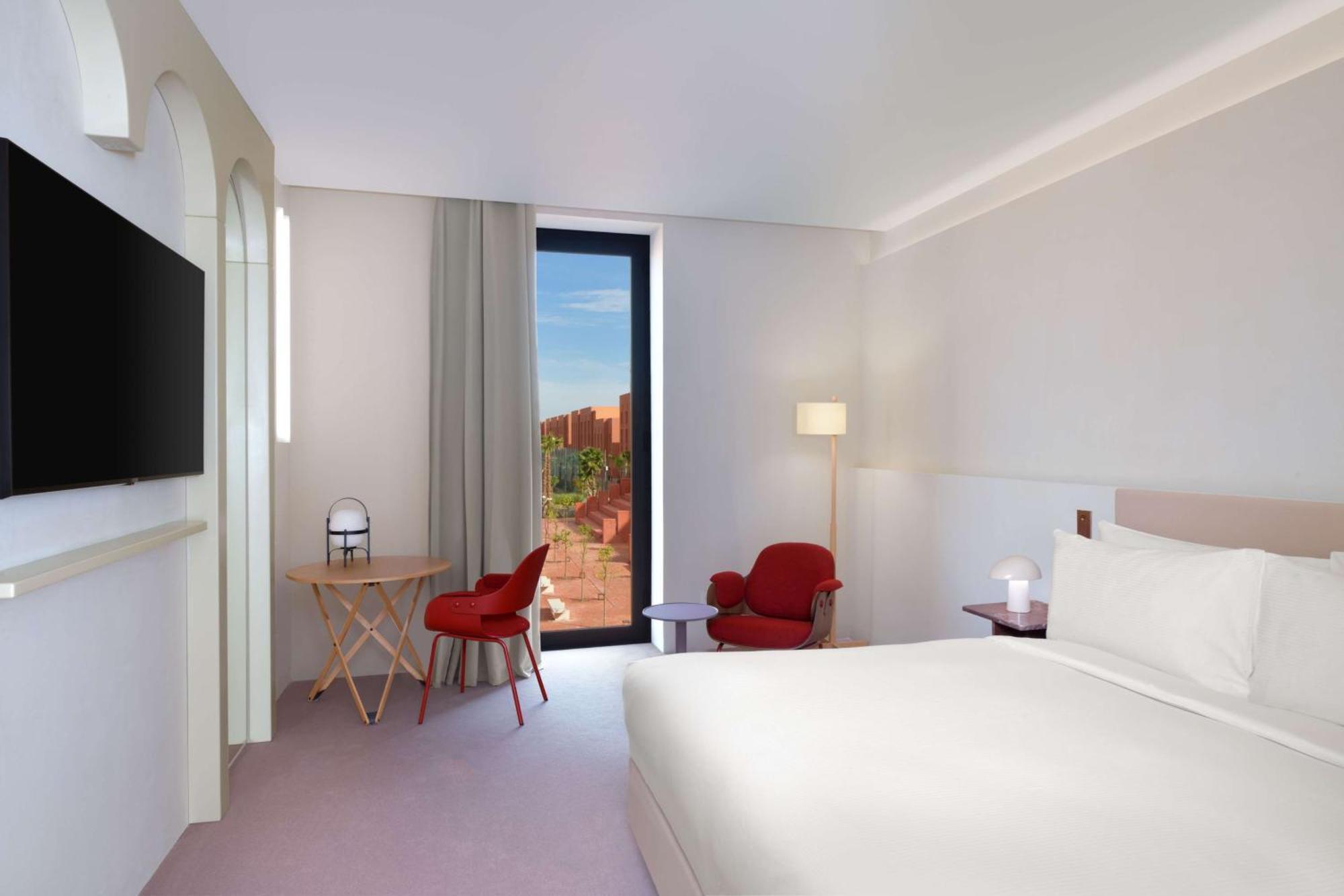 Doubletree By Hilton Ben Guerir Hotel & Residences Benguerir Exterior photo