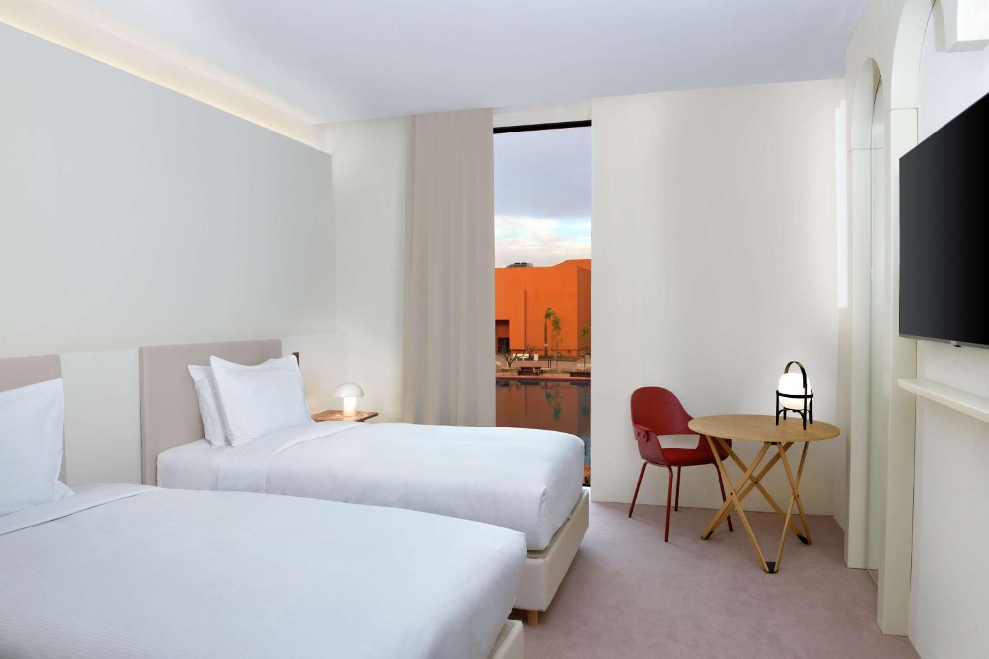 Doubletree By Hilton Ben Guerir Hotel & Residences Benguerir Exterior photo